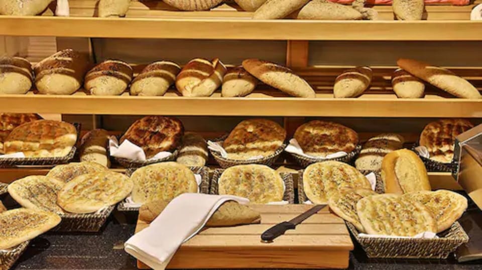 Free daily full breakfast