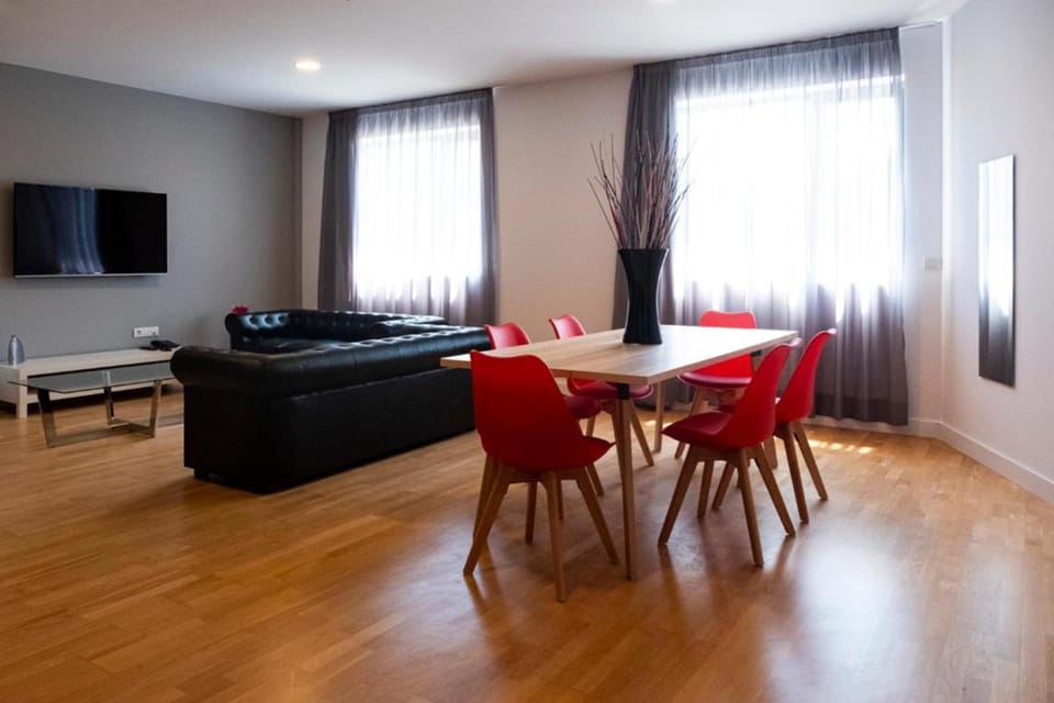 Duplex Suite | Living area | Flat-screen TV