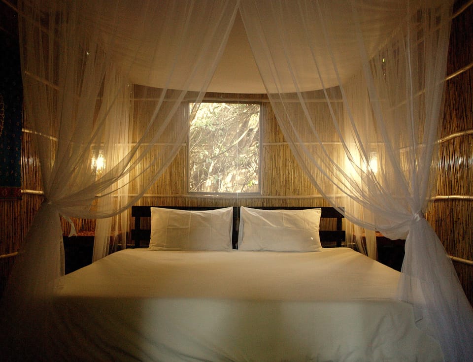 Deluxe Cabin (2 sleeper) | 1 bedroom, WiFi, bed sheets