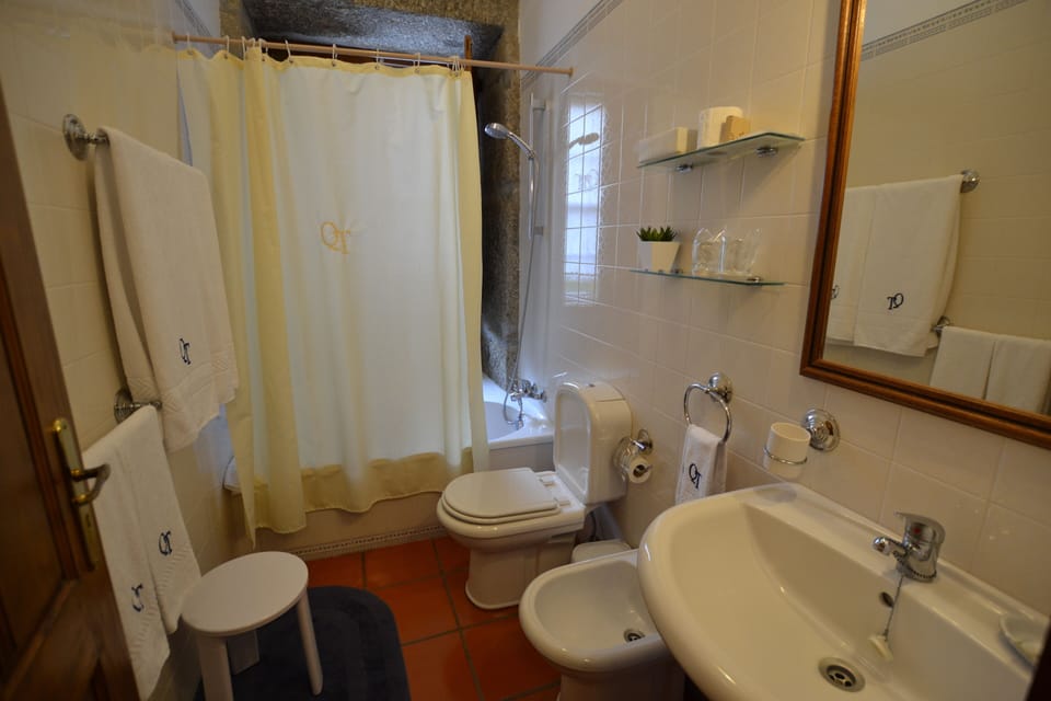 Double or Twin Room | Bathroom | Bathtub, free toiletries, hair dryer, bathrobes
