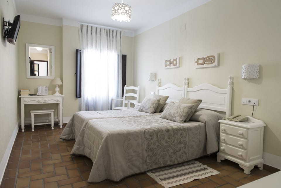 Single Room | Select Comfort beds, in-room safe, desk, laptop workspace