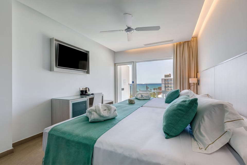Superior Double Room | Minibar, desk, iron/ironing board, free WiFi