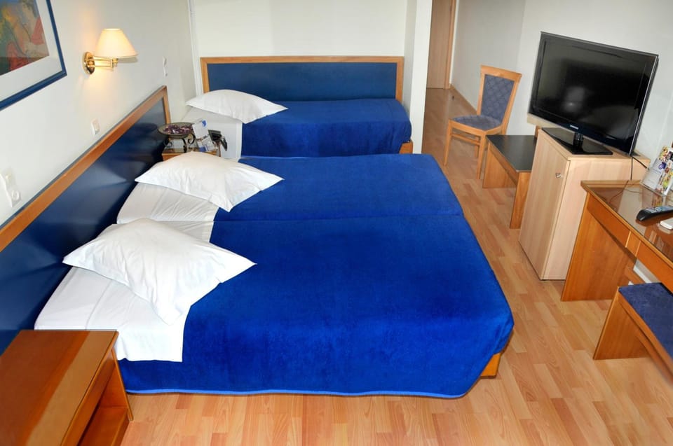 In-room safe, desk, blackout drapes, soundproofing
