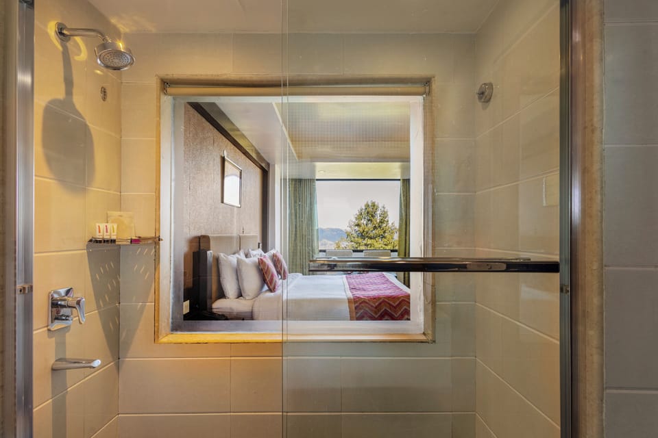 Valley View Room | Minibar, in-room safe, desk, blackout drapes