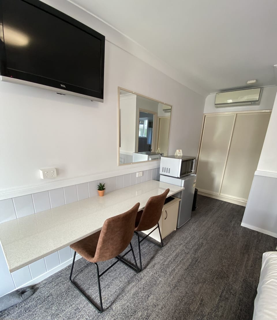 Desk, iron/ironing board, WiFi (free), bed sheets