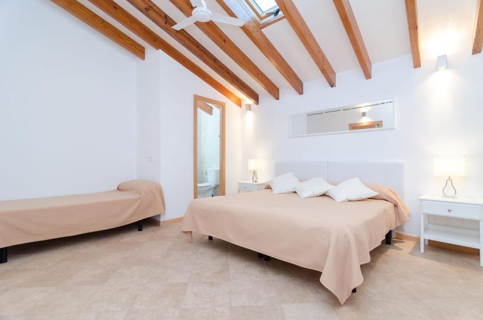 Blackout drapes, WiFi (free), bed sheets