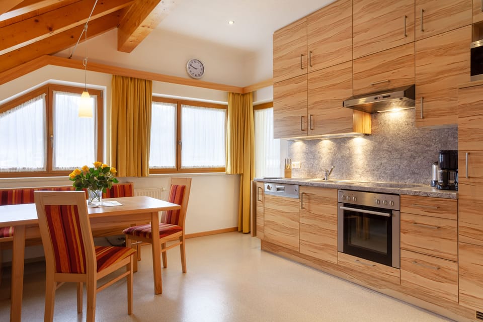 Apartment, 2 Bedrooms, Kitchen (120 EUR final cleaning fee not incl.) | Private kitchen | Full-size fridge, microwave, oven, stovetop
