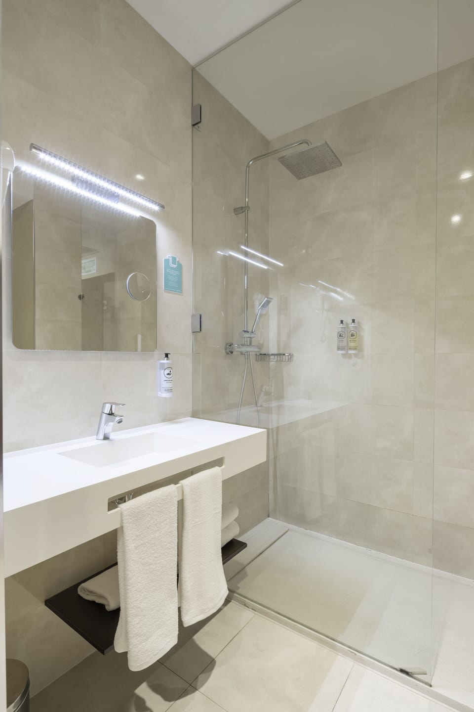 Free toiletries, bidet, towels