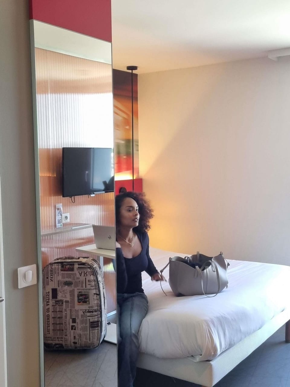 Pillowtop beds, desk, soundproofing, free WiFi