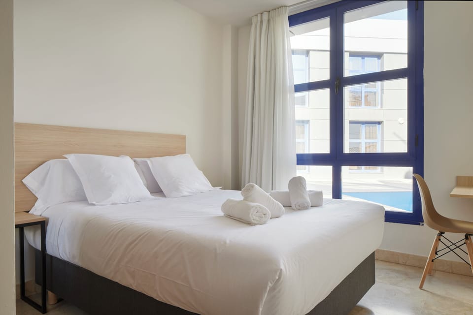 Superior Double Room | Bathroom | Deep soaking tub, free toiletries, towels