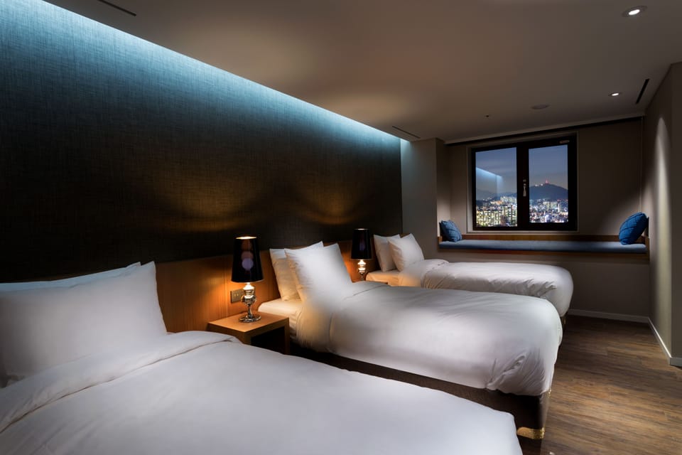Emily Suite - Triple | Premium bedding, down comforters, in-room safe, desk