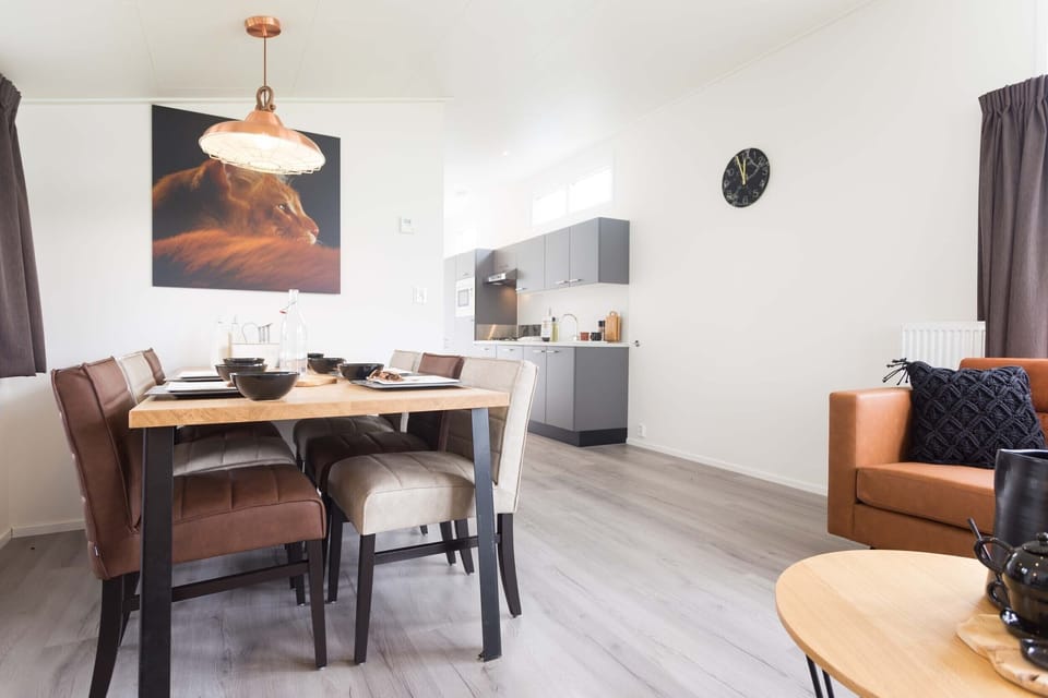 Rialto 6 personen | Living area | 32-inch TV with cable channels