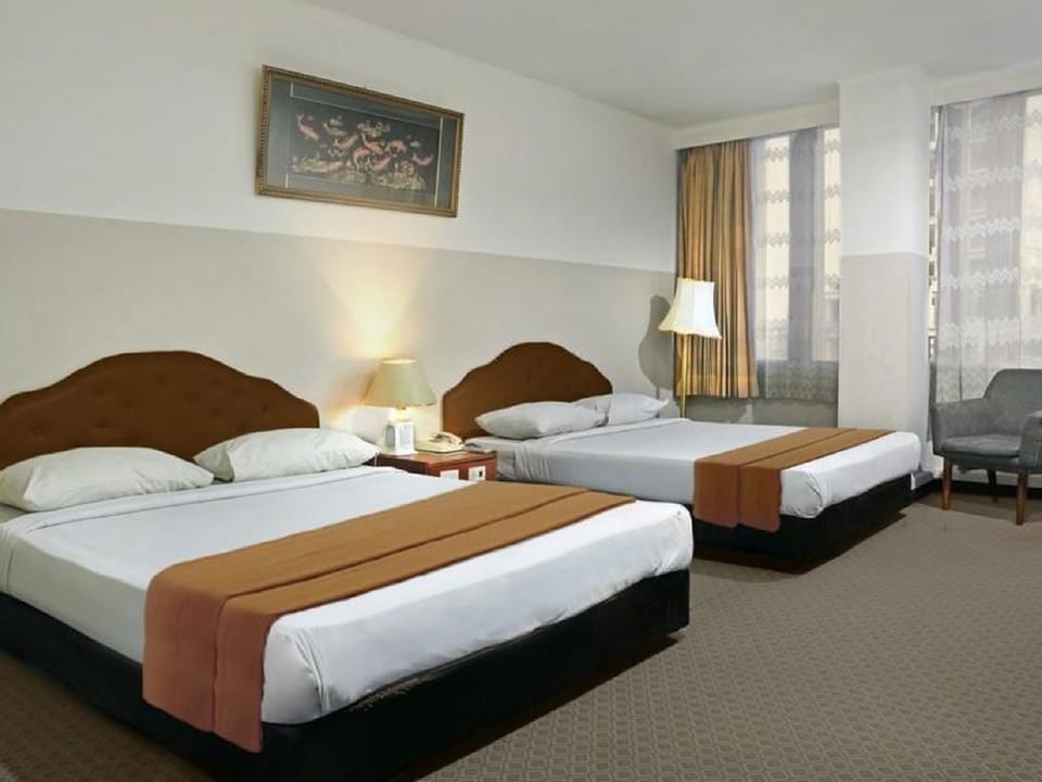 Deluxe Family | Desk, soundproofing, free WiFi, bed sheets
