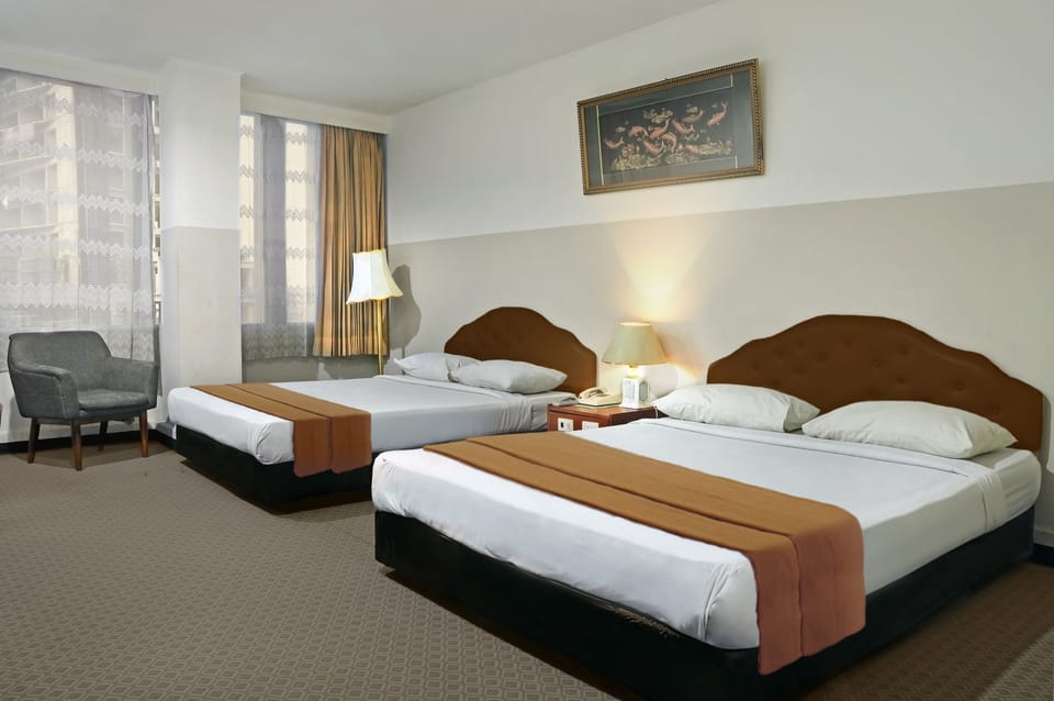 Deluxe Family | Desk, soundproofing, free WiFi, bed sheets