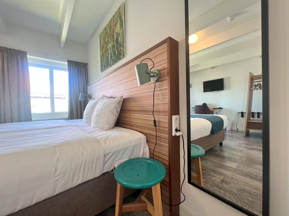 Comfort Room | In-room safe, desk, blackout drapes, soundproofing
