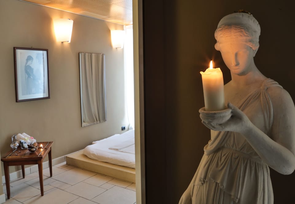 Sauna, steam room, Turkish bath, body treatments, body wraps
