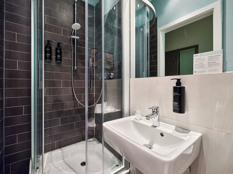 Standard Room, 1 Double Bed | Bathroom | Shower, hair dryer, towels