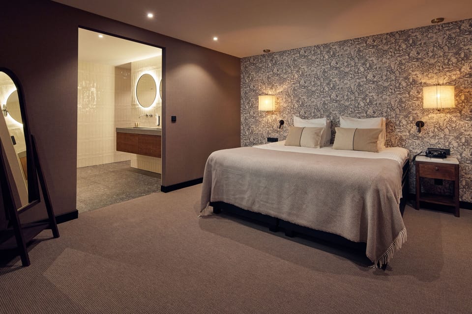 Suite | Bathroom | Separate tub and shower, deep soaking tub, free toiletries, hair dryer