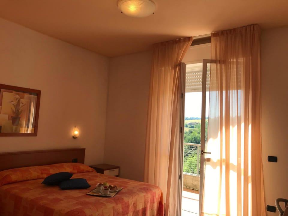 Deluxe Double or Twin Room, Hill View | Premium bedding, minibar, in-room safe, desk