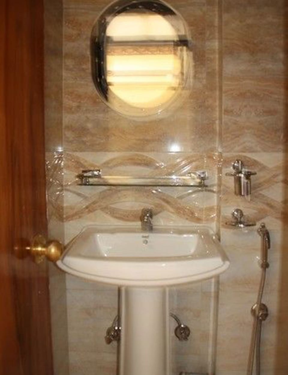 Bathroom sink