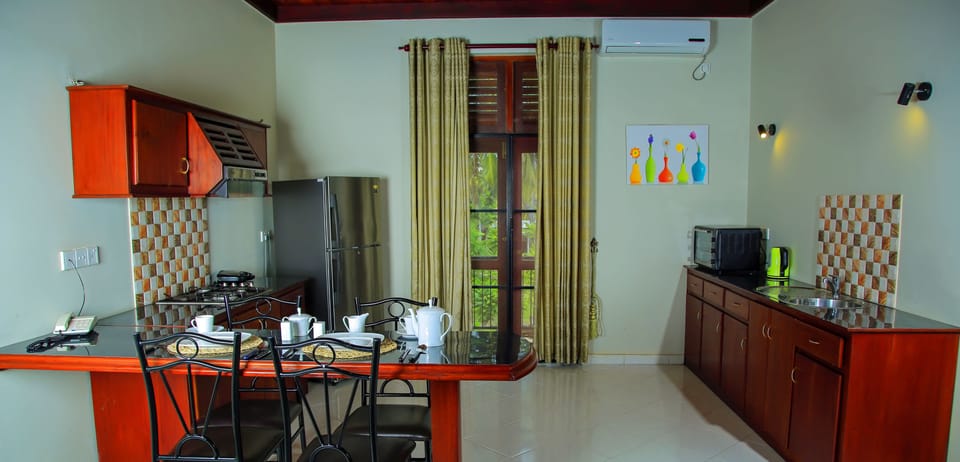 Apartment, 2 Bedrooms | Private kitchenette