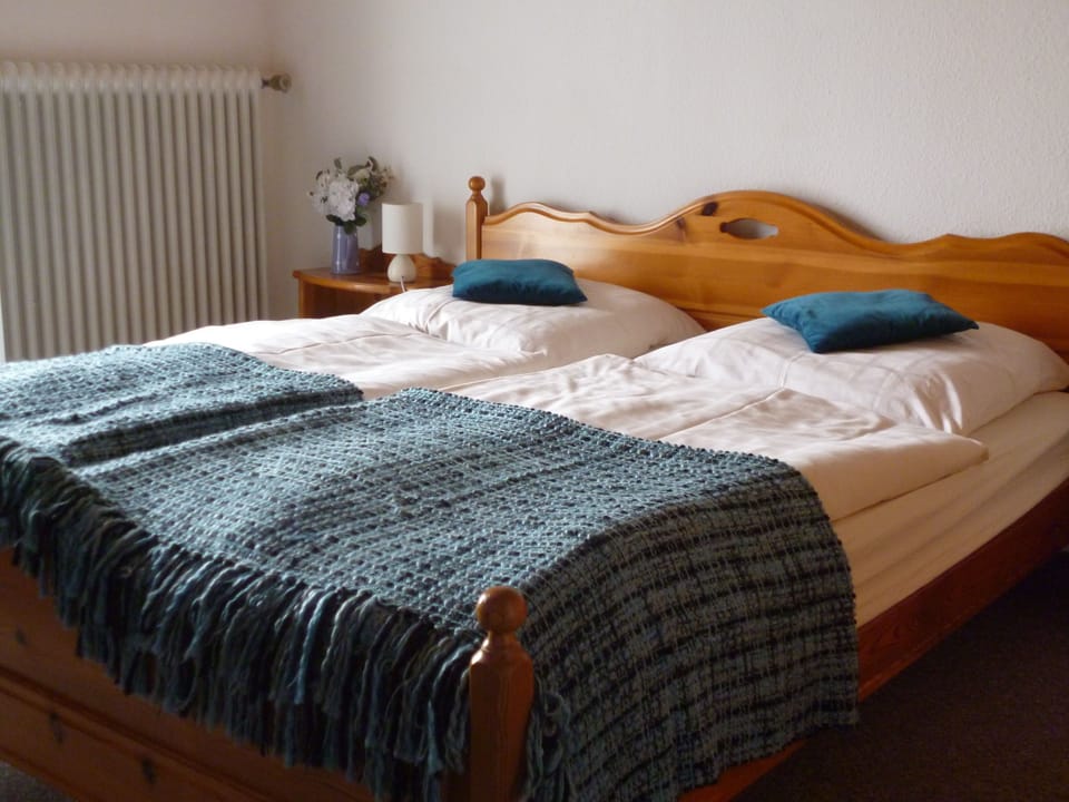 Double Room | In-room safe, iron/ironing board, free WiFi
