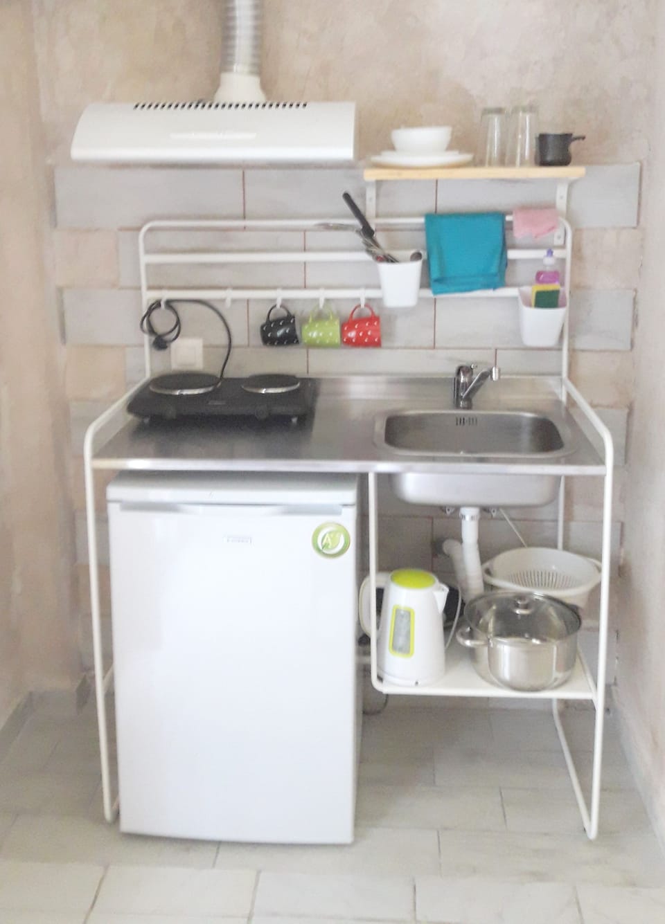 Standard Double Room, Hill View | Private kitchenette | Fridge, stovetop, electric kettle, cookware/dishes/utensils