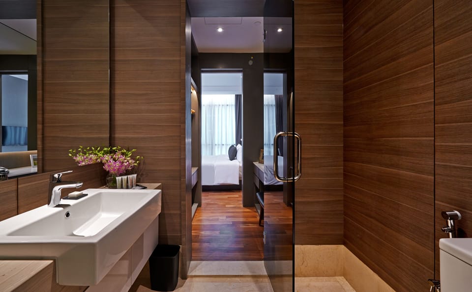 Executive Apartment, 2 Bedrooms | Bathroom | Shower, free toiletries, hair dryer, bidet