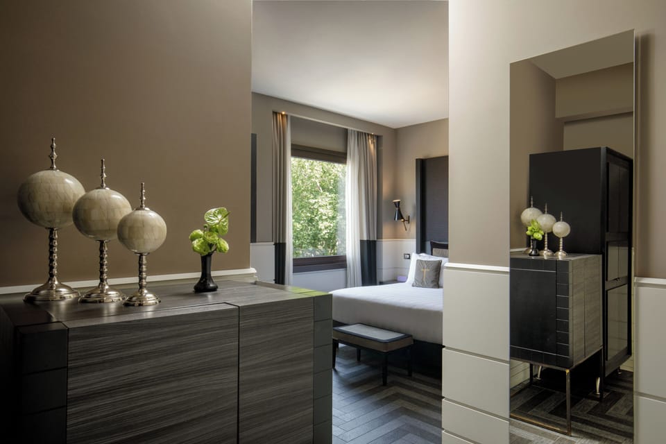 Premier Room | Premium bedding, down comforters, minibar, in-room safe