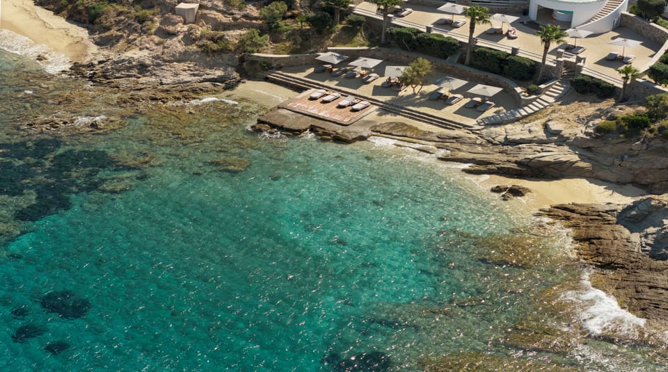 Private beach, sun loungers, beach umbrellas, beach towels