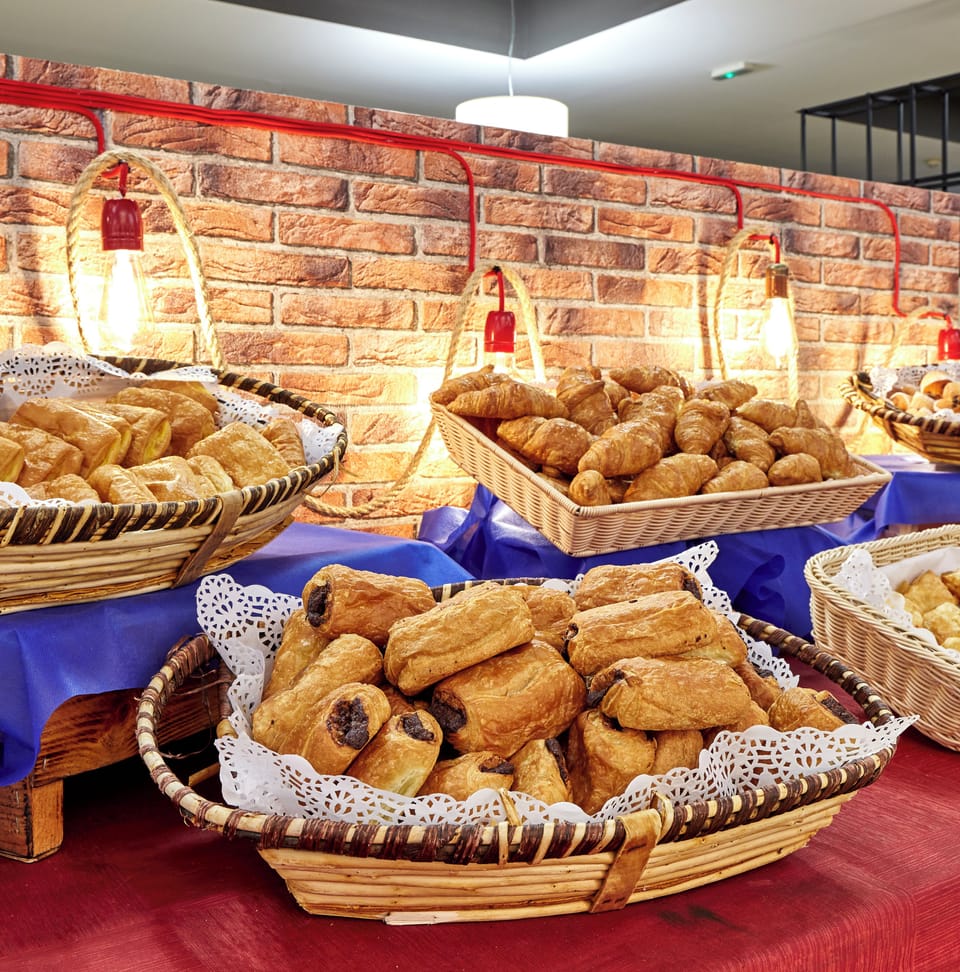 Free daily breakfast