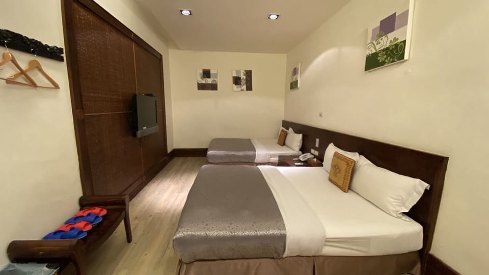 Quadruple Room | Free WiFi, bed sheets
