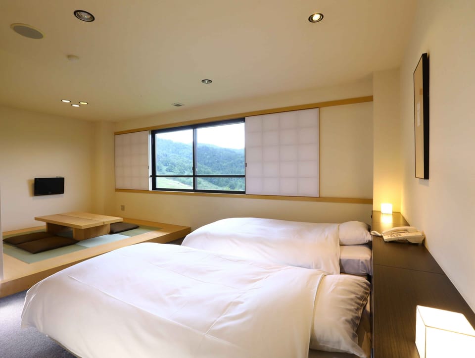 Western Japanese Style Room, New Building | Desk