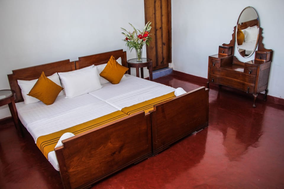 Double or Twin Room, Valley View, Mountainside | Desk, iron/ironing board, rollaway beds, bed sheets