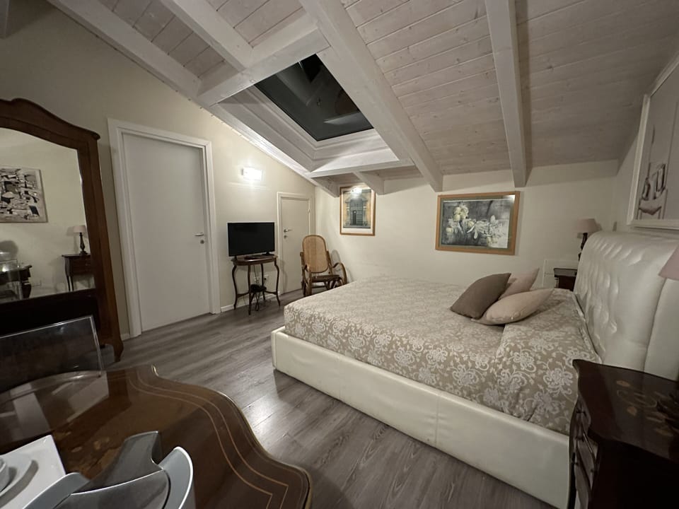Deluxe Double Room | Premium bedding, down comforters, memory foam beds, minibar