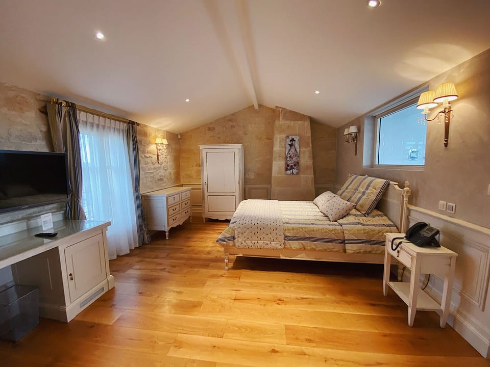 Comfort Double Room, Private Bathroom (Versannes)