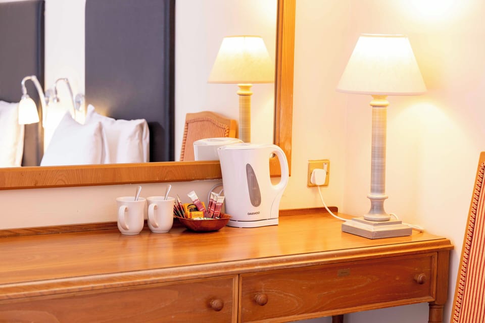 Twin Room | Free WiFi, bed sheets