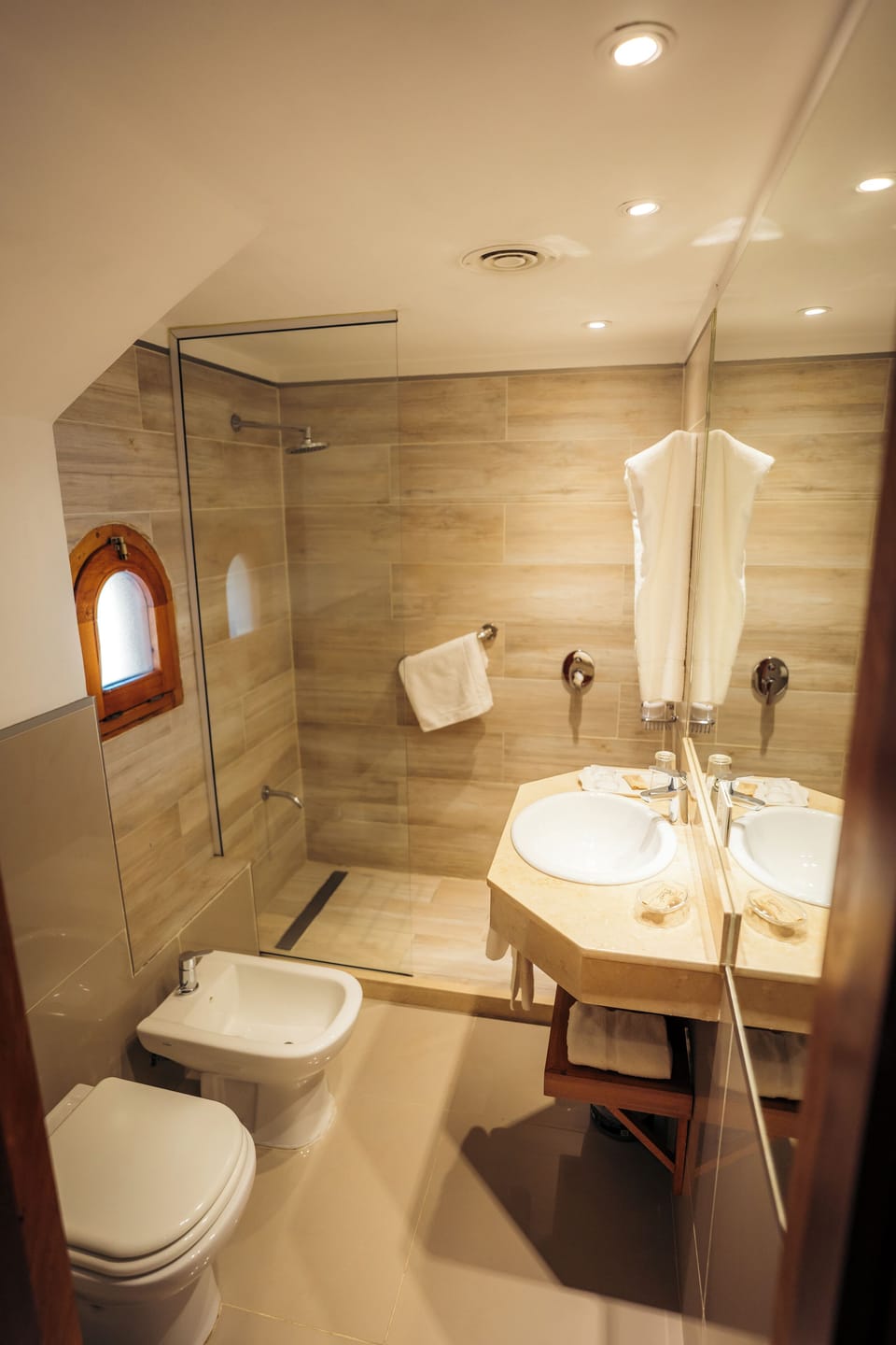 Shower, free toiletries, hair dryer, towels