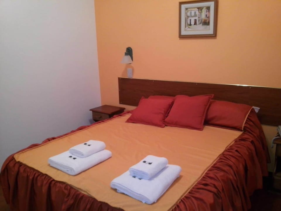 In-room safe, free WiFi, bed sheets