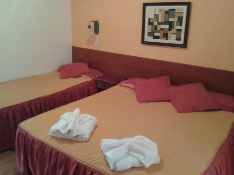Triple Room | In-room safe, free WiFi, bed sheets