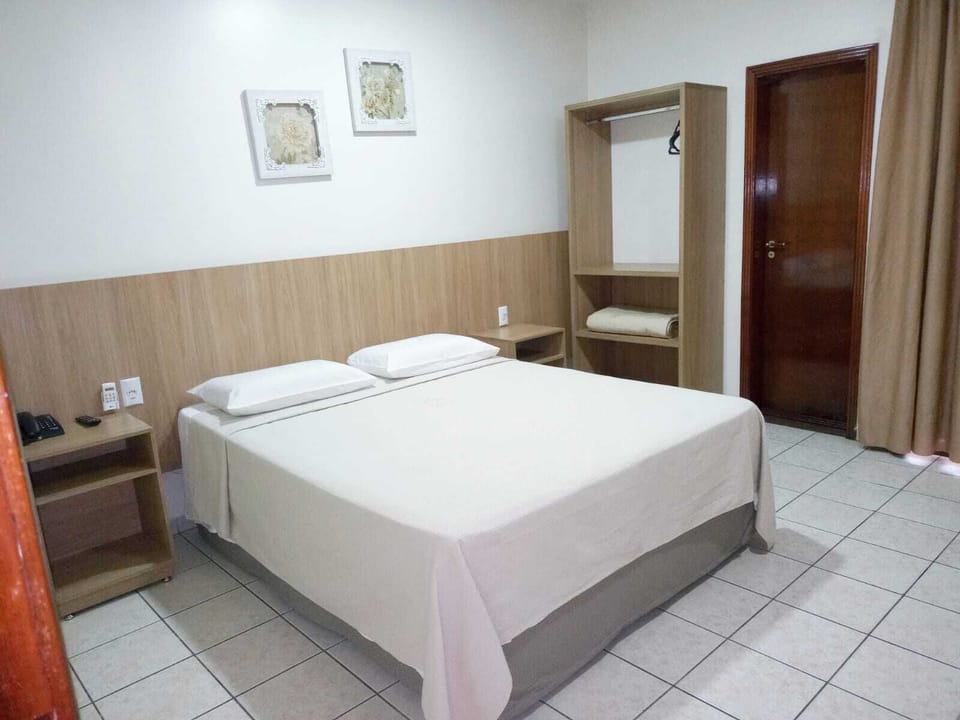 Double Room | Minibar, desk, blackout drapes, free WiFi