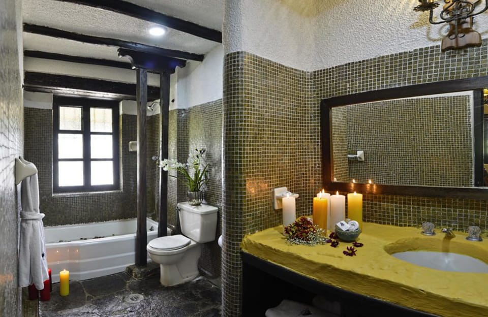 Shower, free toiletries, hair dryer, bathrobes
