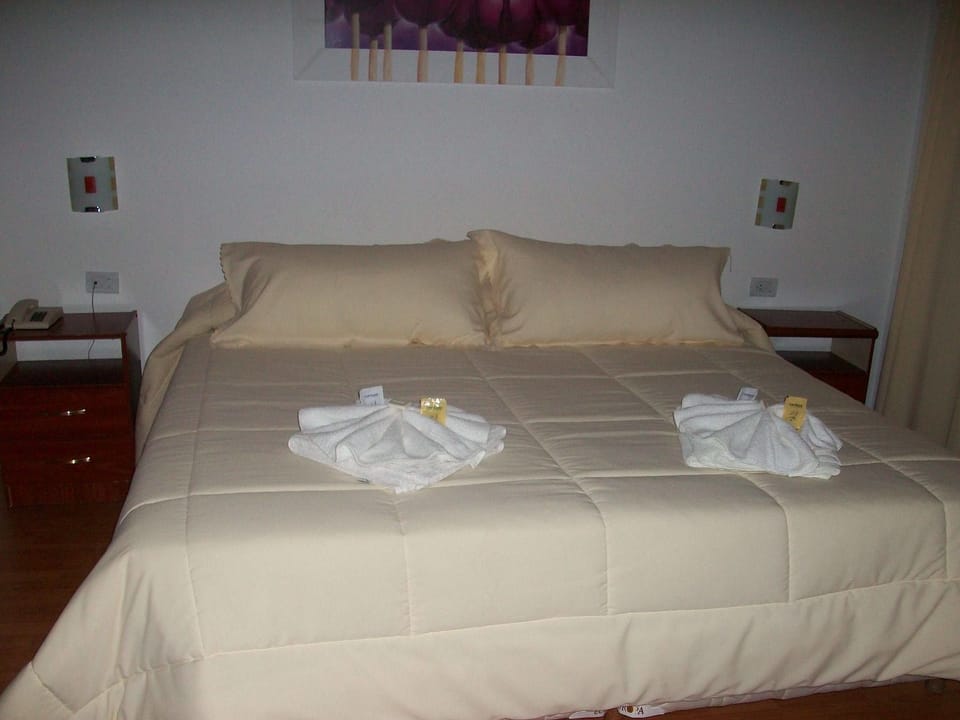 Free cribs/infant beds, free WiFi, bed sheets