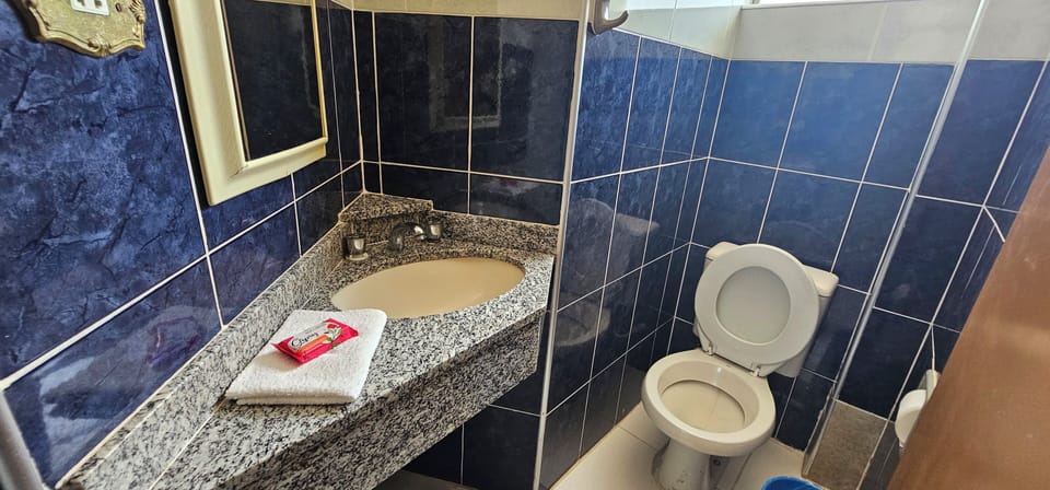 Shower, free toiletries, towels