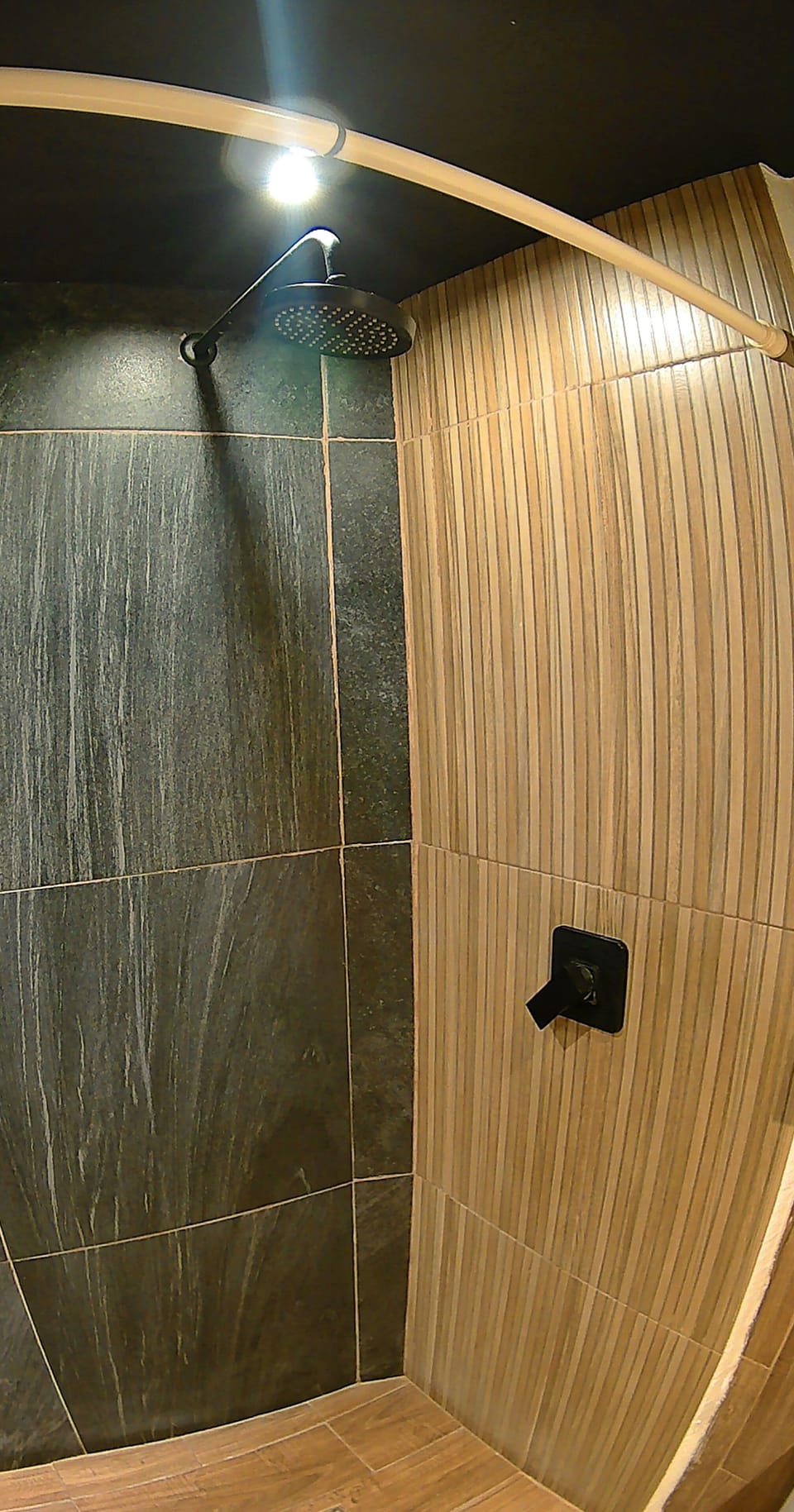 Traditional Room, 1 Bedroom, Non Smoking | Bathroom | Soap, toilet paper
