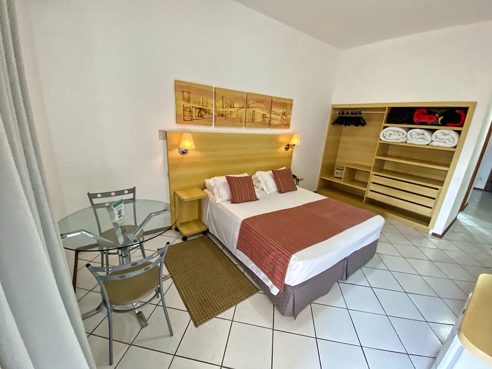 Luxury Room | Minibar, in-room safe, desk, free cribs/infant beds