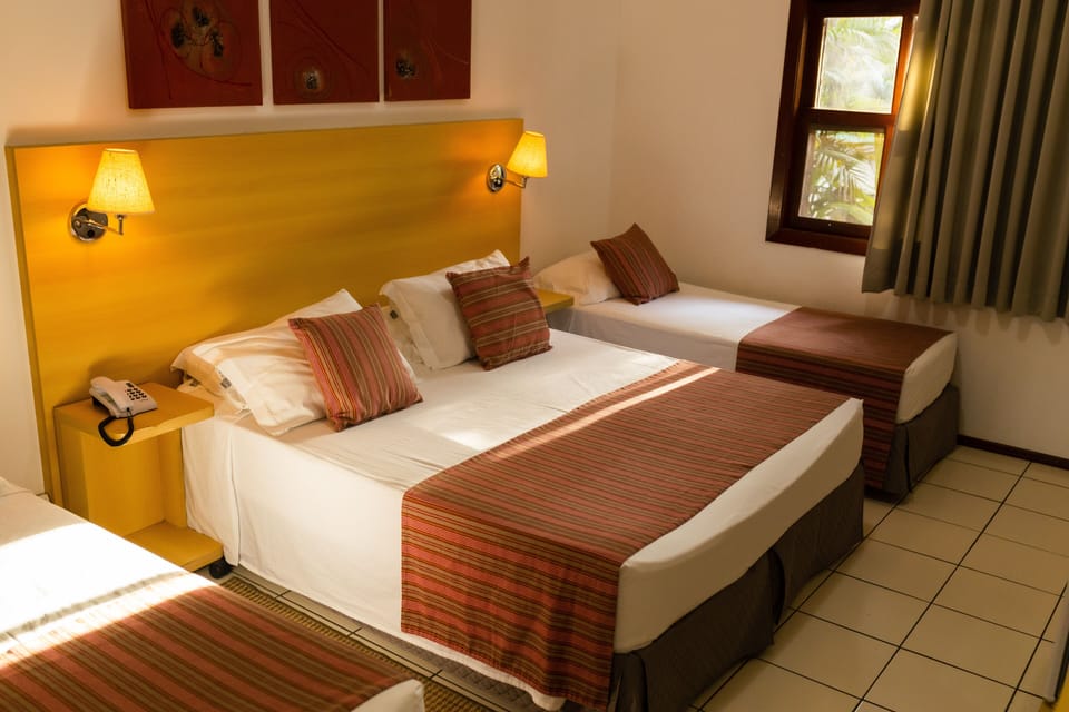 Standard Room | Minibar, in-room safe, desk, free cribs/infant beds