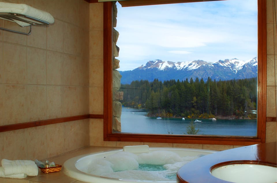 Jetted tub