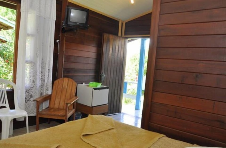 Traditional Double Room | Minibar, individually decorated, desk, laptop workspace