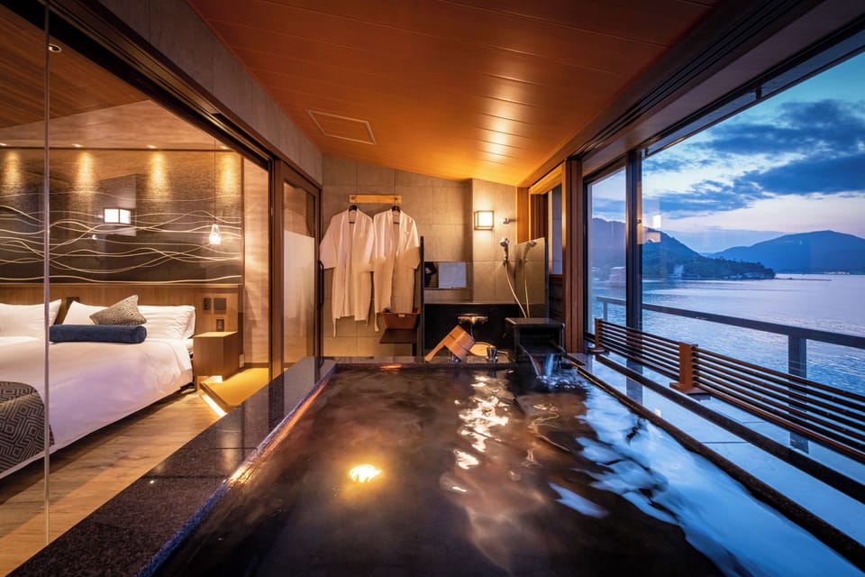 Premium Twin Room, Private Bathroom, Ocean View | Bathroom | Free toiletries, hair dryer, slippers, bidet